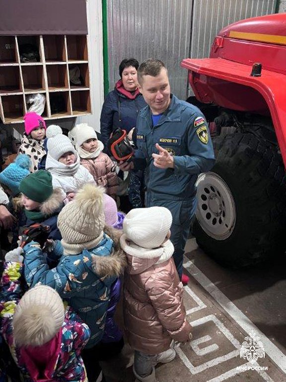 В пожарно-спасательную часть пришли воспитанники детского сада села Плешаново