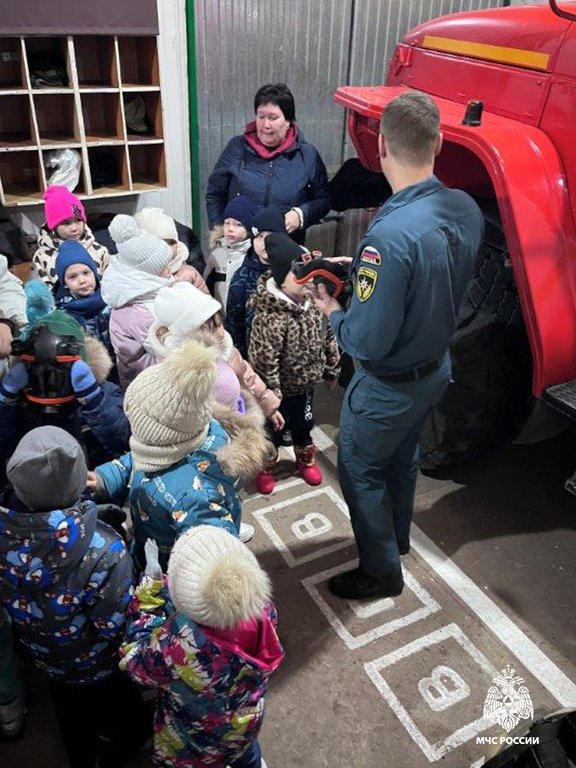 В пожарно-спасательную часть пришли воспитанники детского сада села Плешаново